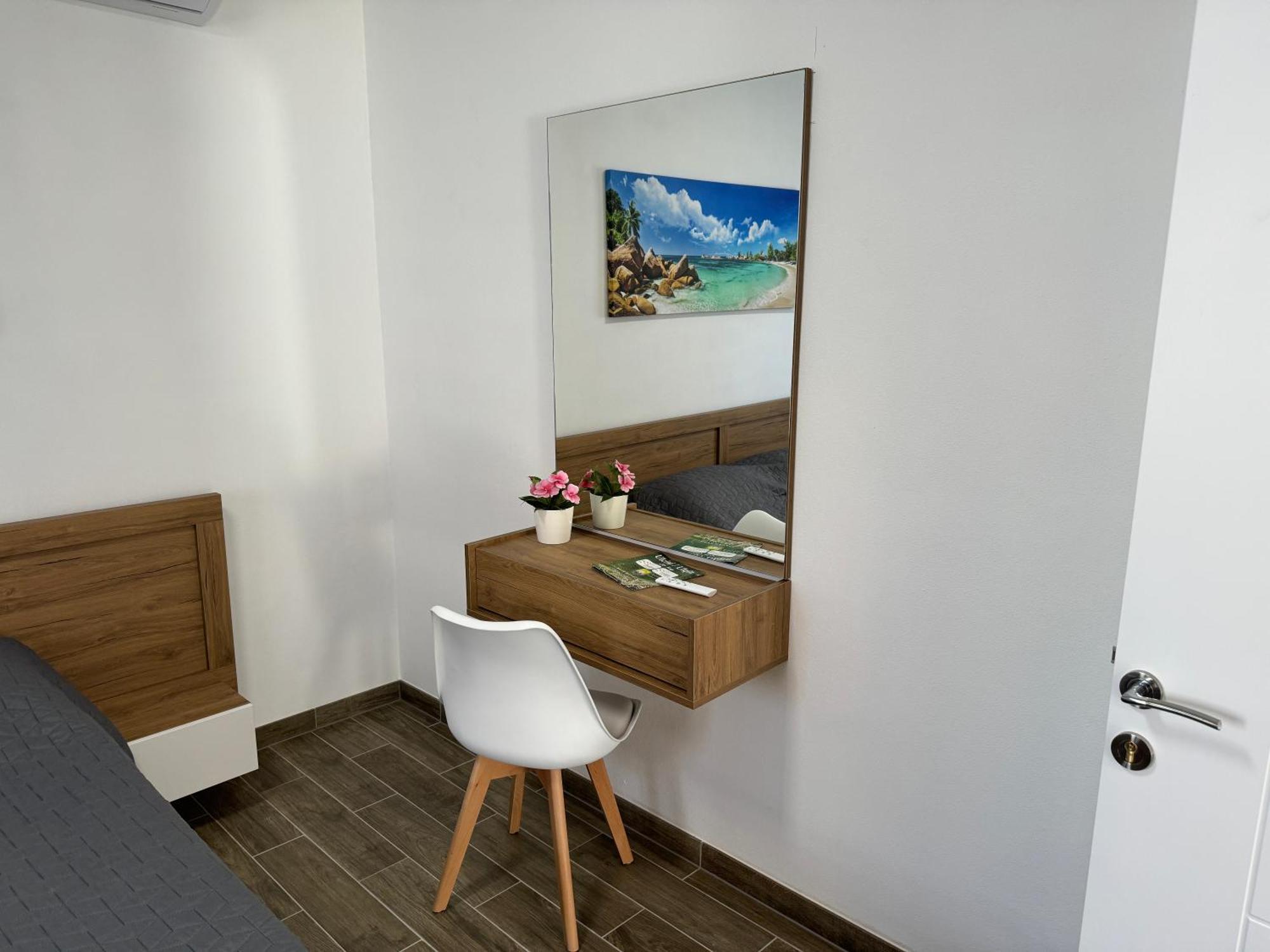 Adla Apartmani Ulcinj Eksteriør bilde