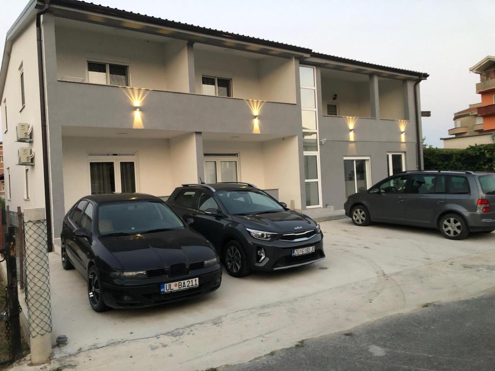 Adla Apartmani Ulcinj Eksteriør bilde